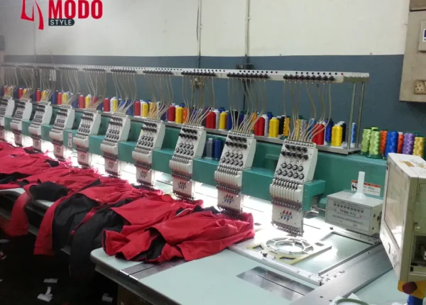 الطباعة والتطريز على الزي الموحد للشركات في السعودية